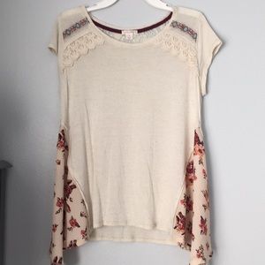 Detailed, floral tee